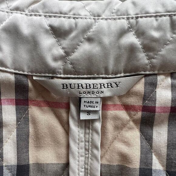 BURBERRY DIAMOND QUILTED JACKET TAN PLAID INTERIOR SIZE SMALL - Picture 6 of 10